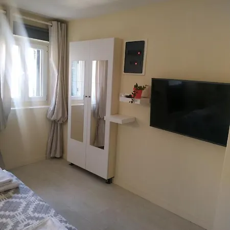 Gerry's Place Corfu (city)